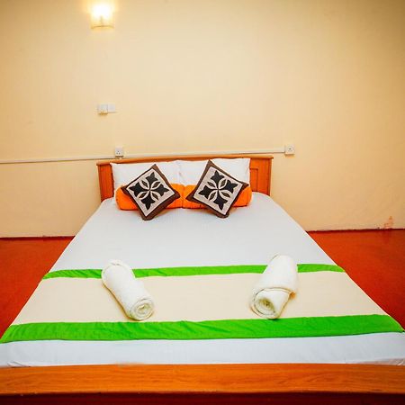 Sunbloom Inn Канді Екстер'єр фото