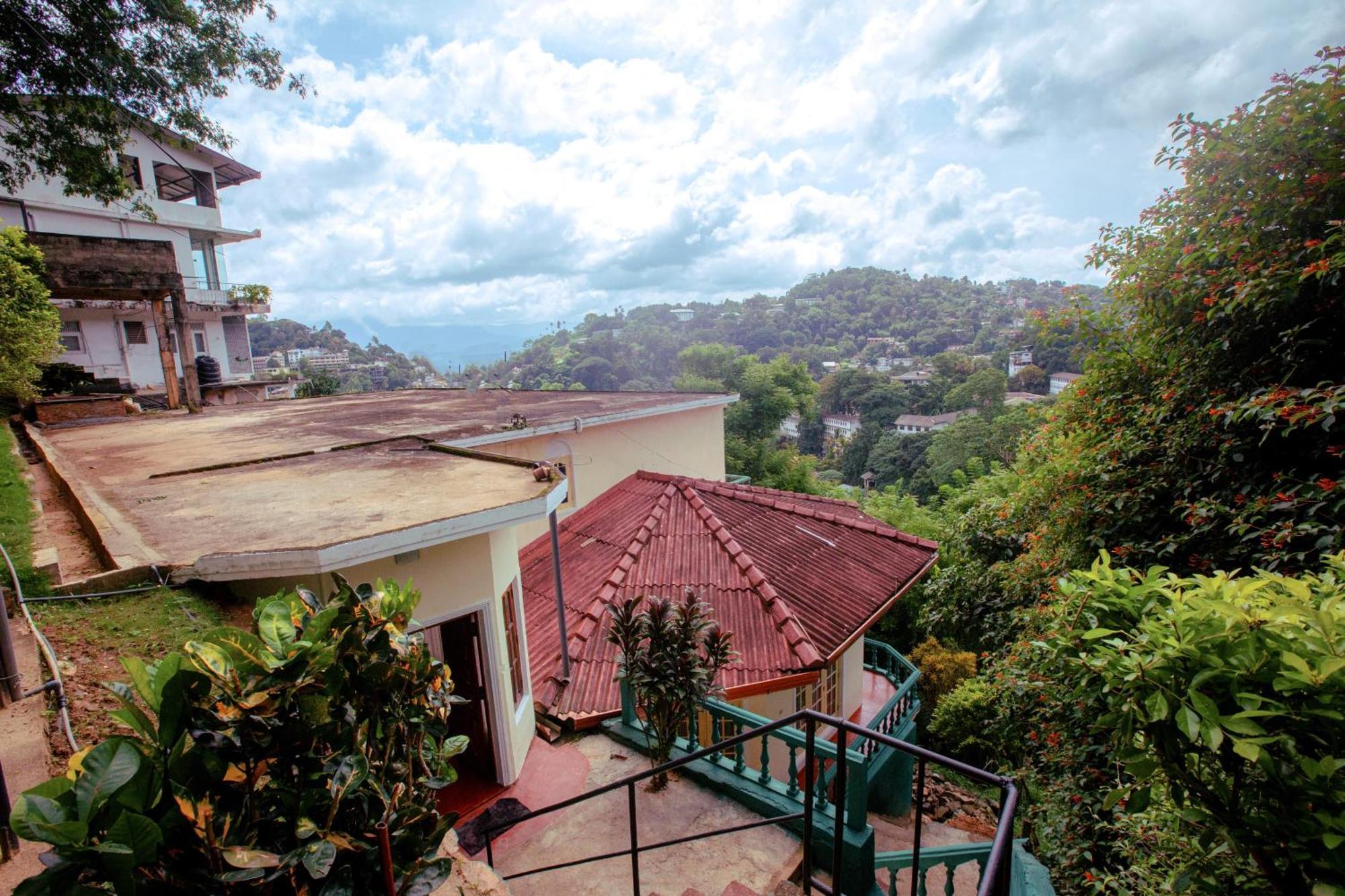 Sunbloom Inn Канді Екстер'єр фото