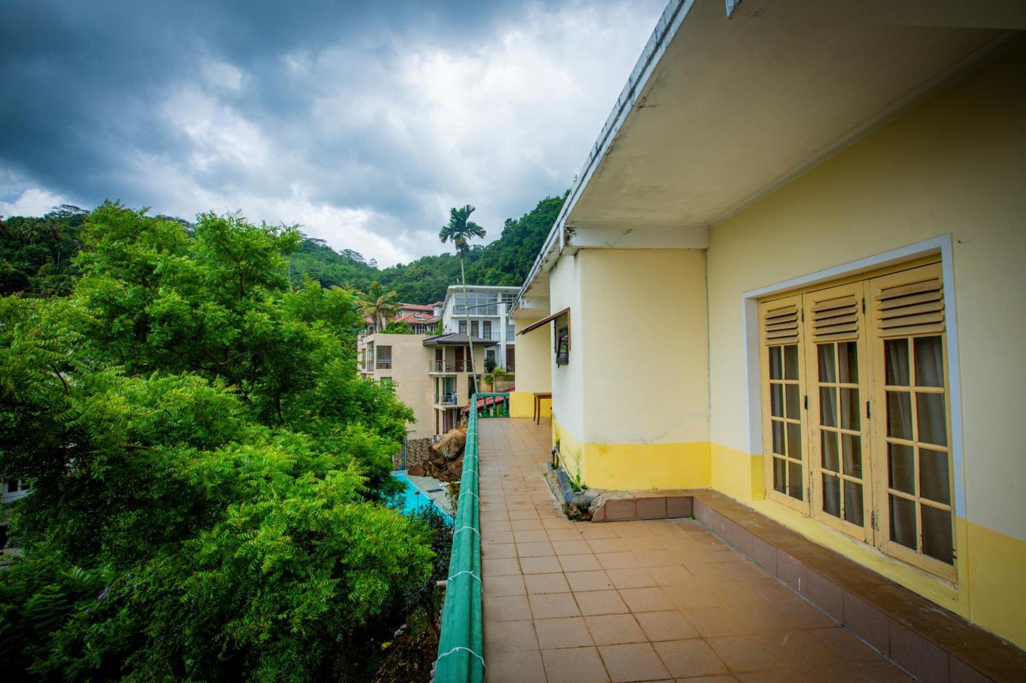 Sunbloom Inn Канді Екстер'єр фото