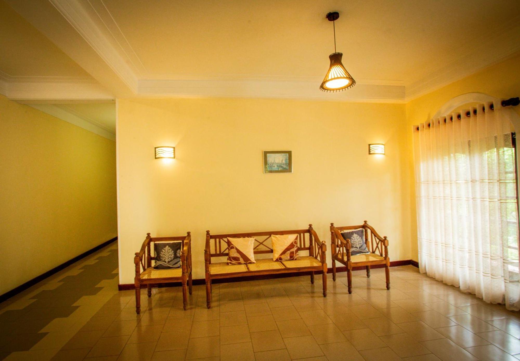Sunbloom Inn Канді Екстер'єр фото