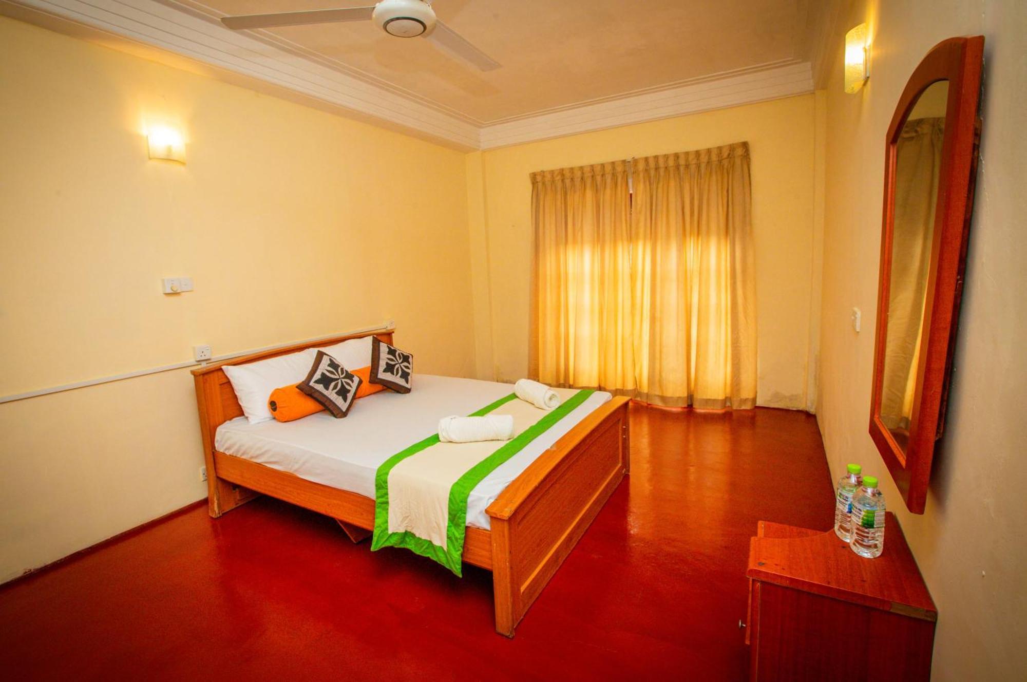 Sunbloom Inn Канді Екстер'єр фото