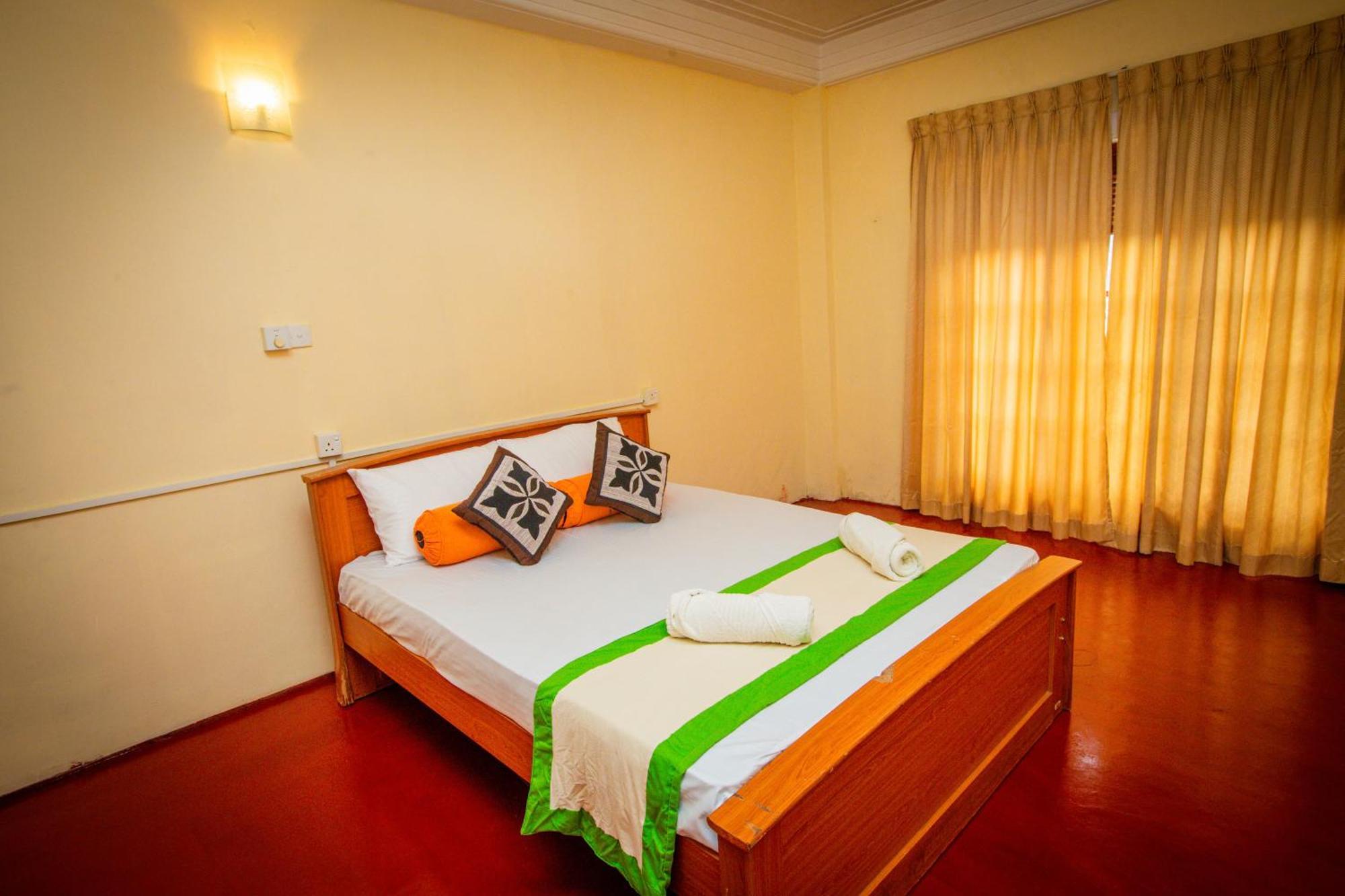 Sunbloom Inn Канді Екстер'єр фото