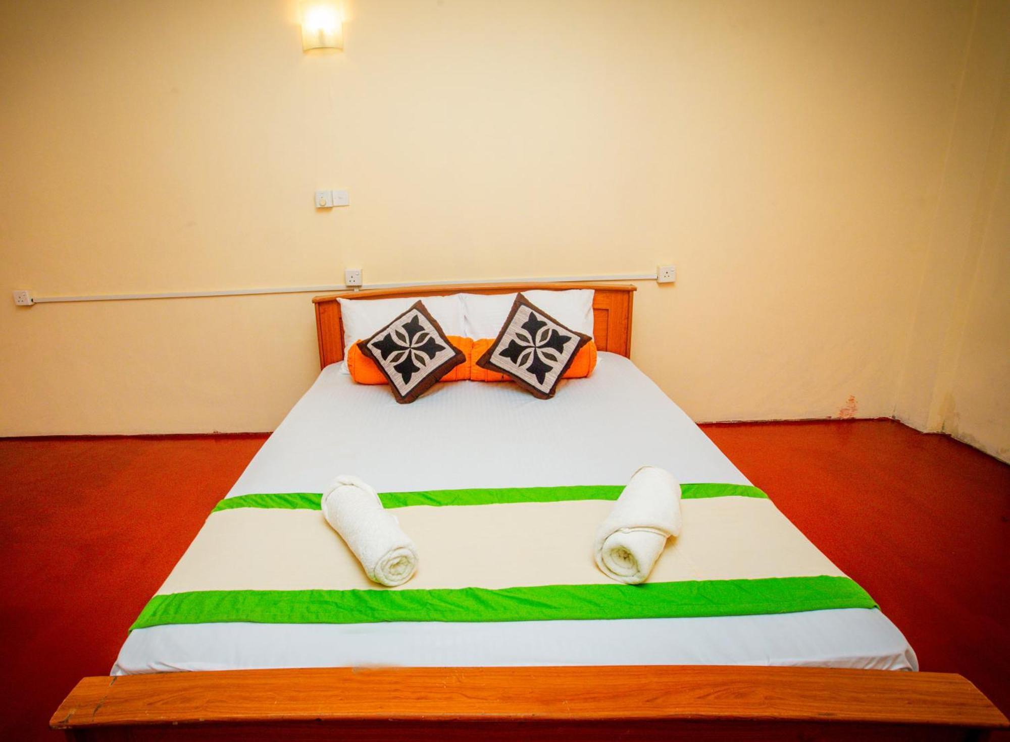 Sunbloom Inn Канді Екстер'єр фото
