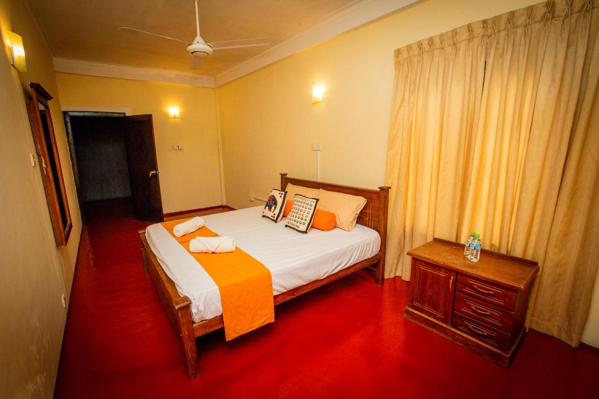 Sunbloom Inn Канді Екстер'єр фото