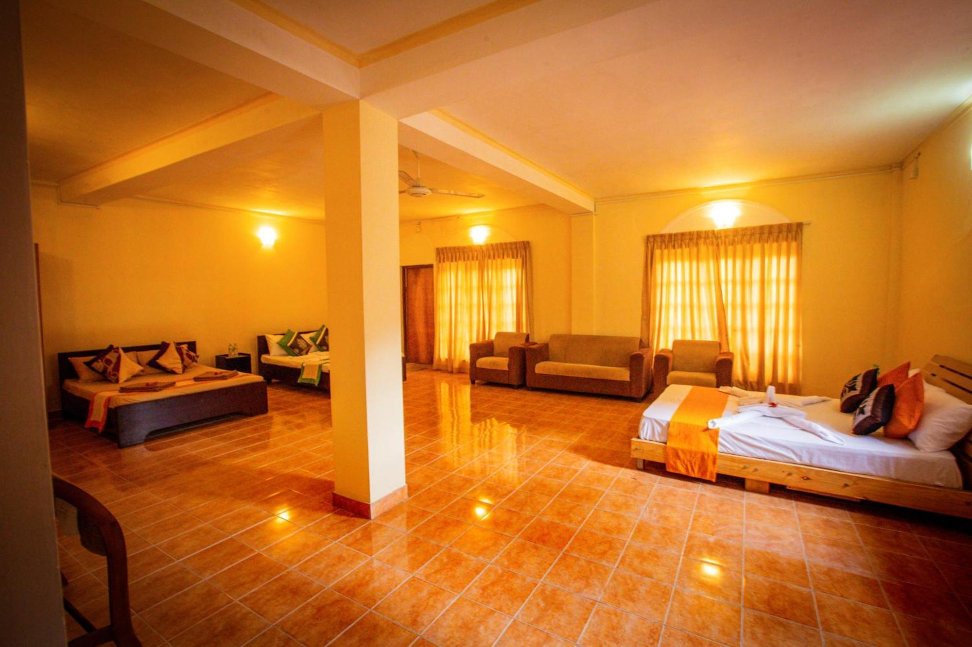 Sunbloom Inn Канді Екстер'єр фото