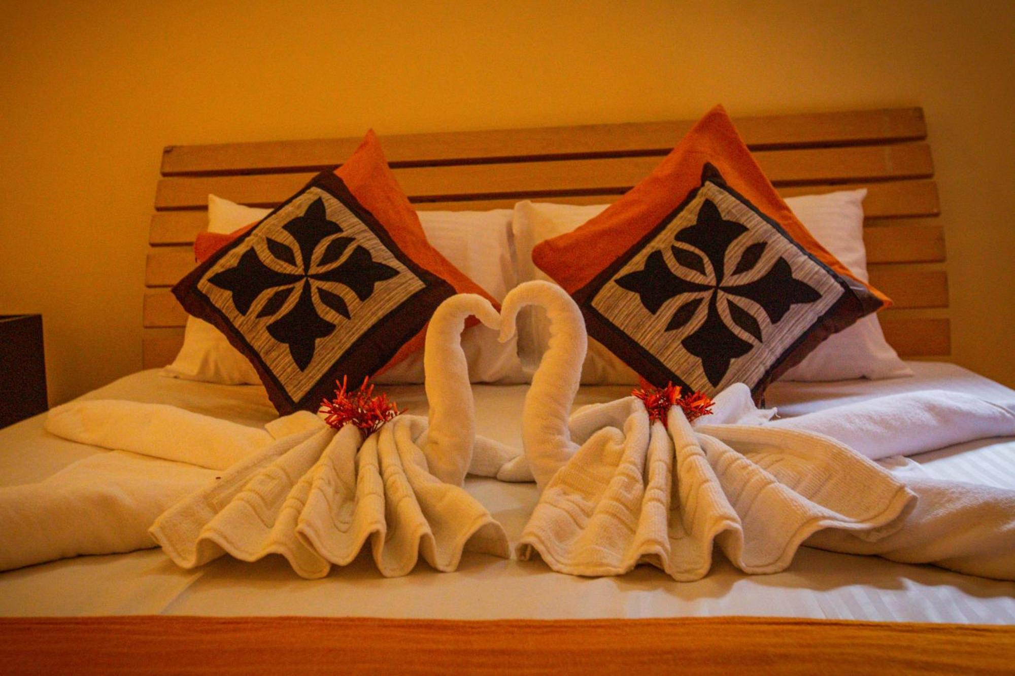 Sunbloom Inn Канді Екстер'єр фото