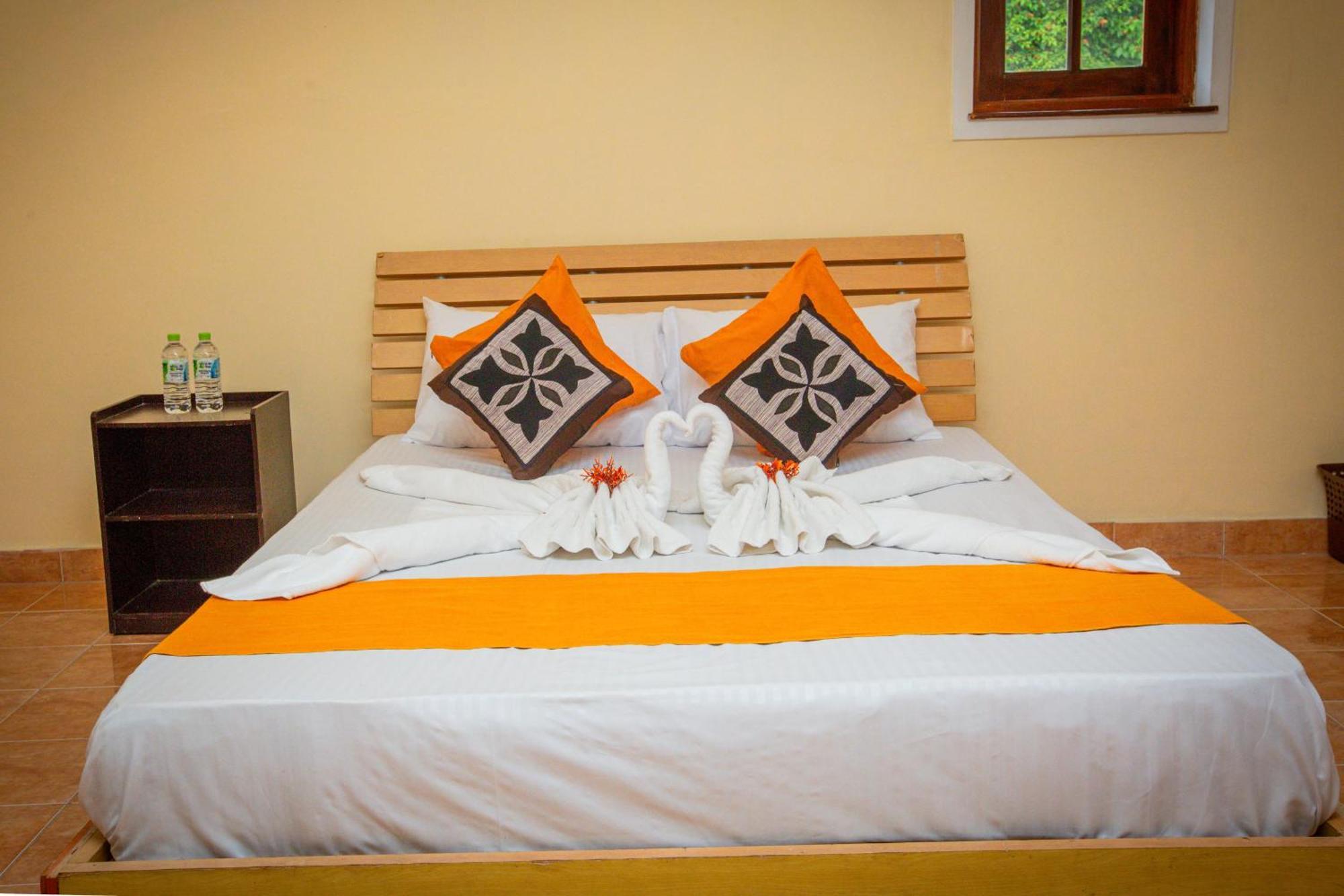Sunbloom Inn Канді Екстер'єр фото