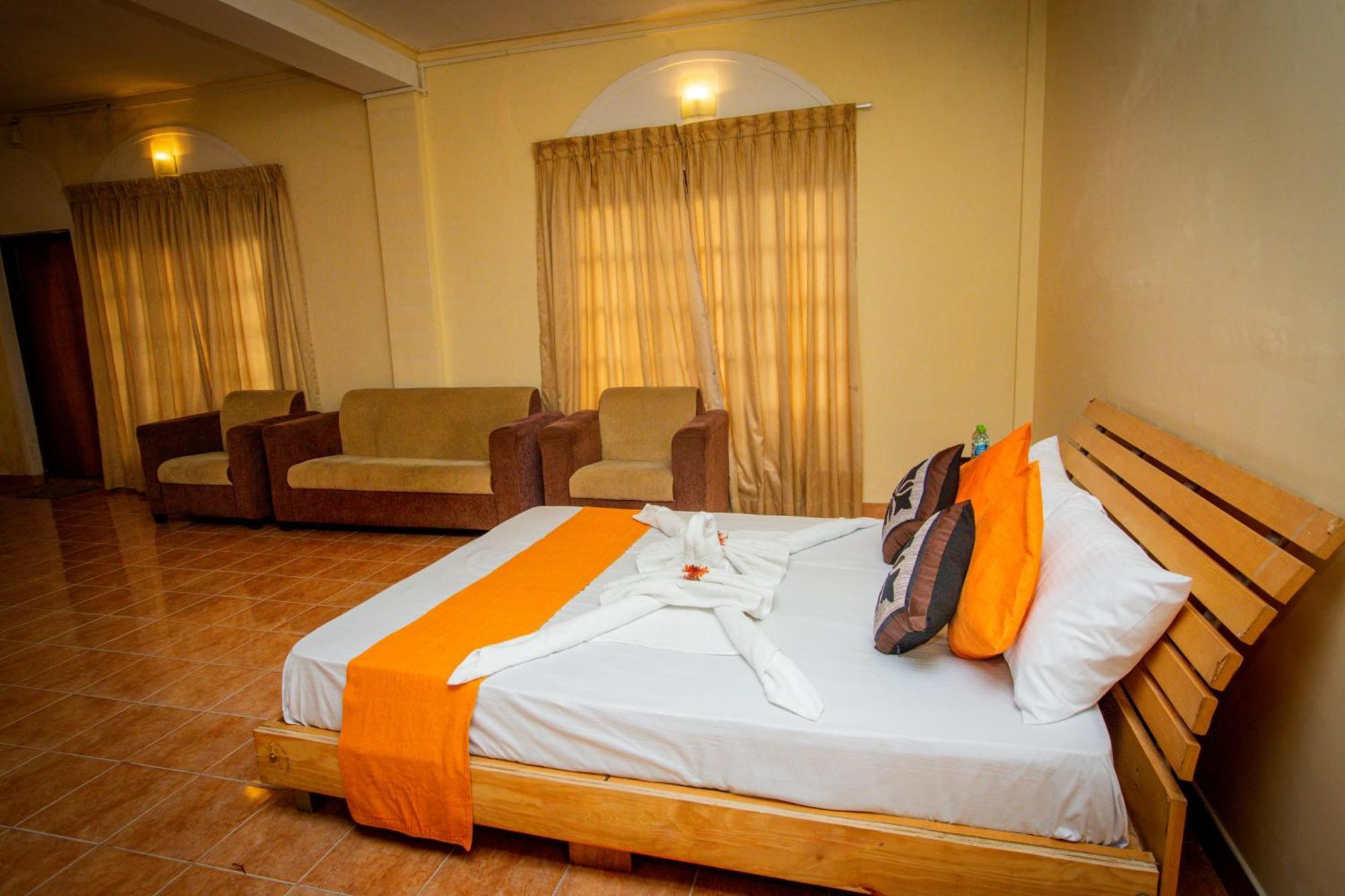 Sunbloom Inn Канді Екстер'єр фото