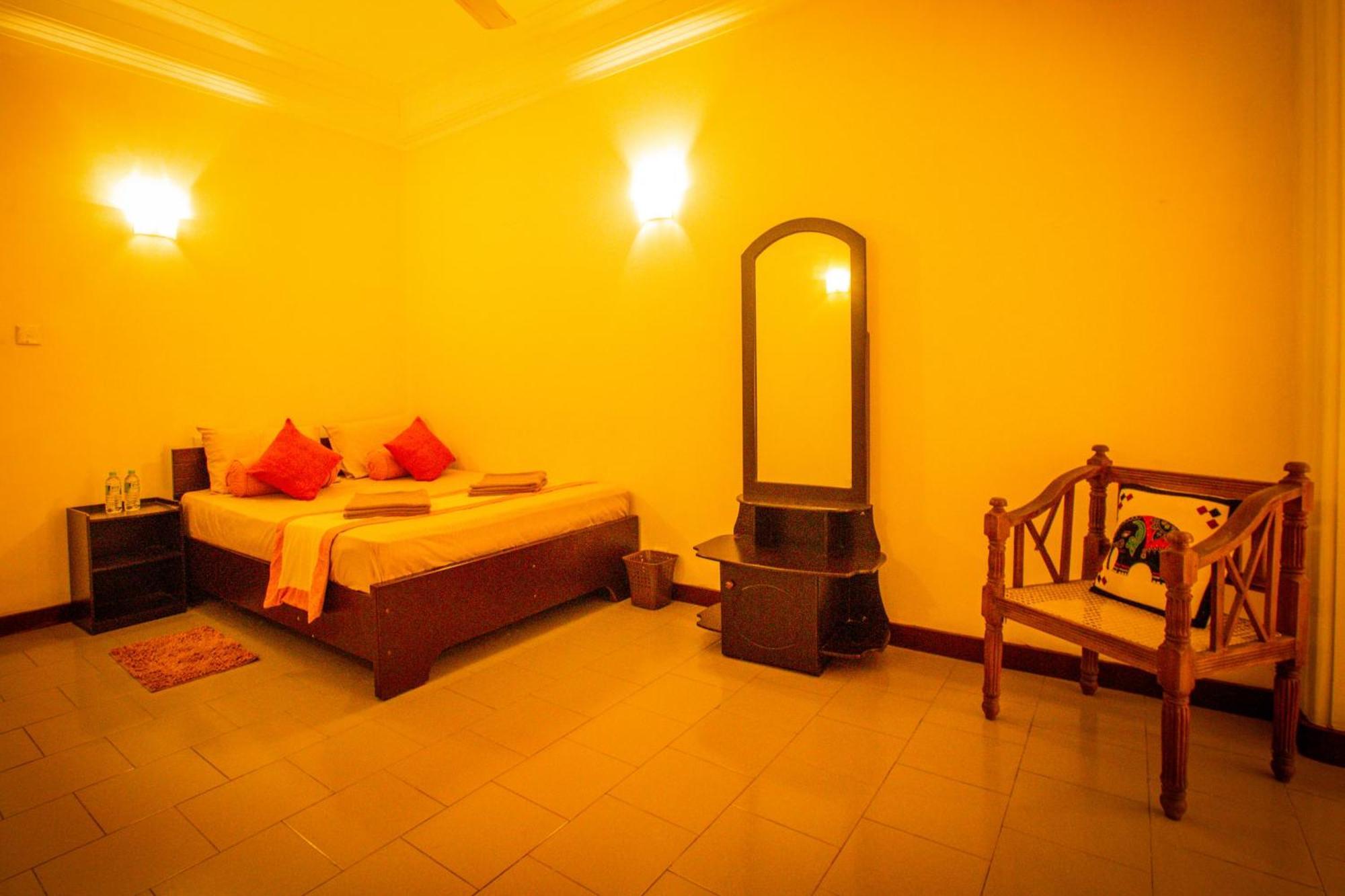 Sunbloom Inn Канді Екстер'єр фото