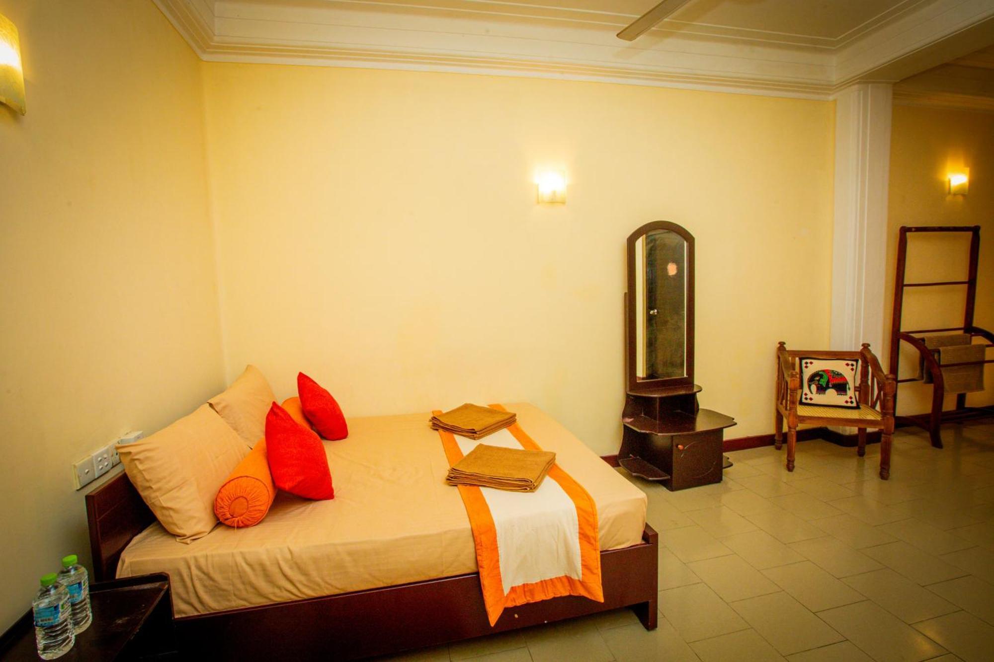 Sunbloom Inn Канді Екстер'єр фото