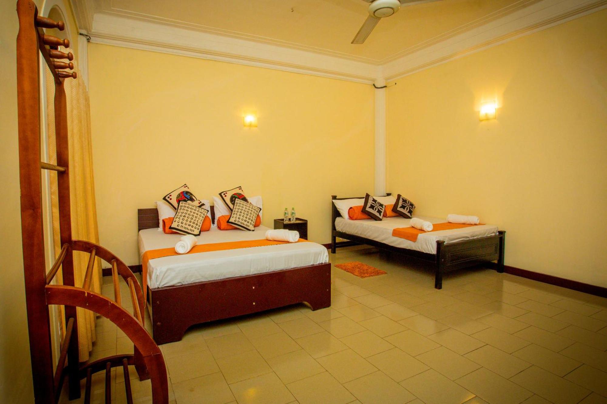 Sunbloom Inn Канді Екстер'єр фото